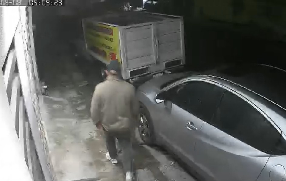 Los presuntos delincuentes fueron captados por múltiples cámaras de seguridad en la colonia Valle de Infonavit. | Especial