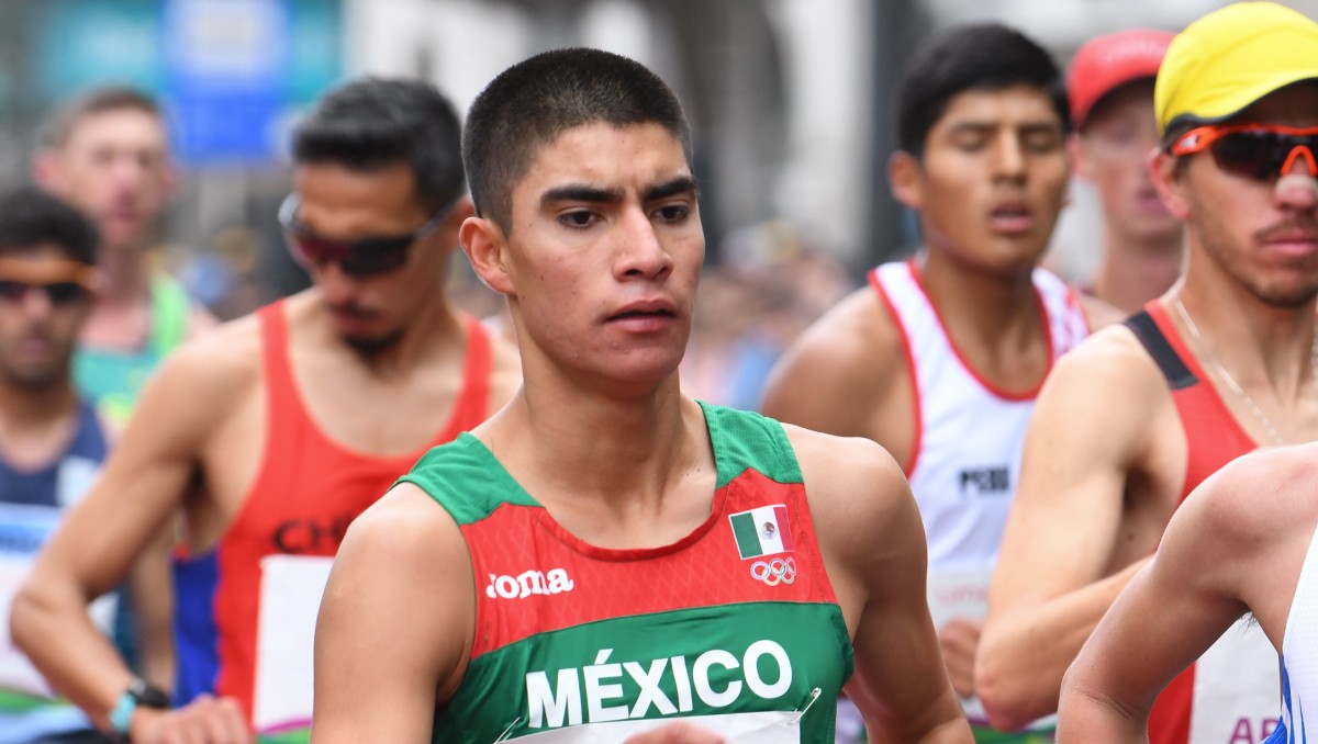 Andrés Olivas tiene el potencial para ser de los mejores del mundo, asegura su entrenador (Imago7)