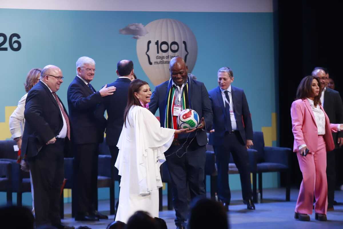 Clara Brugada Molina y Bheke Stofile, Asociación Sudafricana de Gobiernos Locales y Copresidente de la CGLU | Juan Carlos Bautista