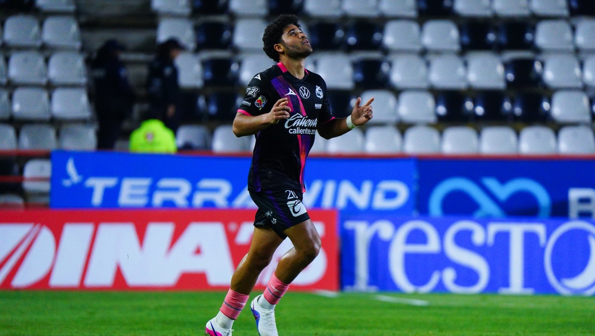 José Pachuca, central del Puebla (Imago7)