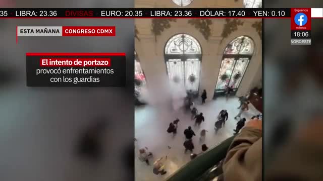 Manifestantes intentan dar 'portazo' en el congreso de la CdMx | Pedro Gamboa, 9 de abril de 2026