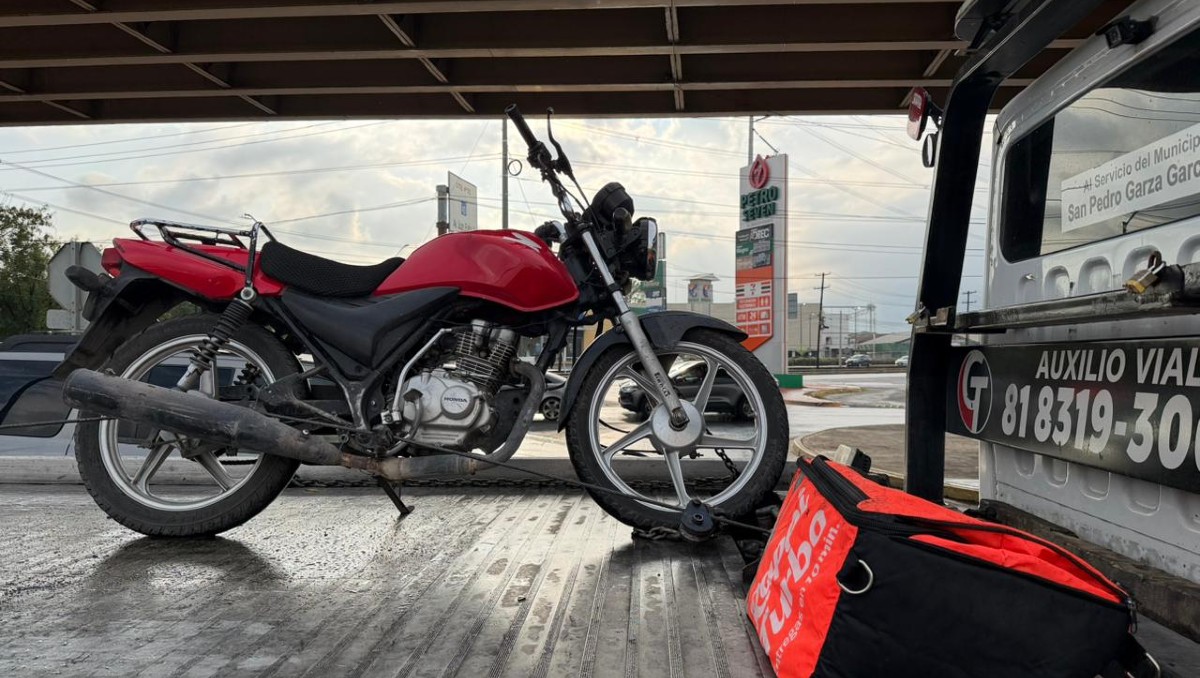 La motocicleta que contaba con reporte de participar en diversos delitos. Foto: Especial