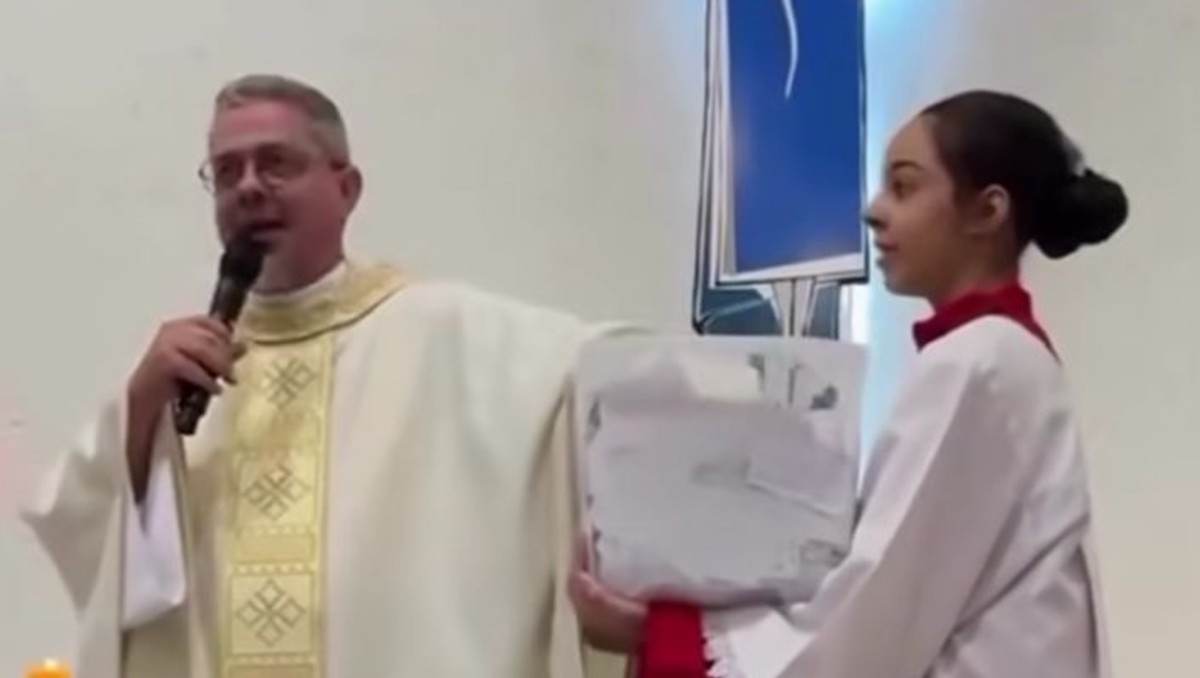 Sacerdote brasileño gana premio en su propia rifa. | Instagram: @saojorgeordinario