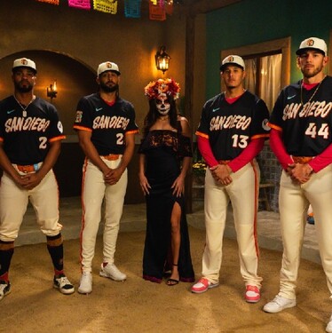 Los San Diego Padres y Texas Rangers presentaron sus jerseys edición City Connect, inspirados en la cultura mexicana