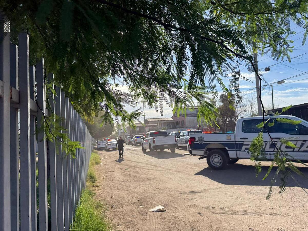 El área fue resguardada mientras agentes realizaban las primeras investigaciones y recolectaban indicios balísticos. | Especial