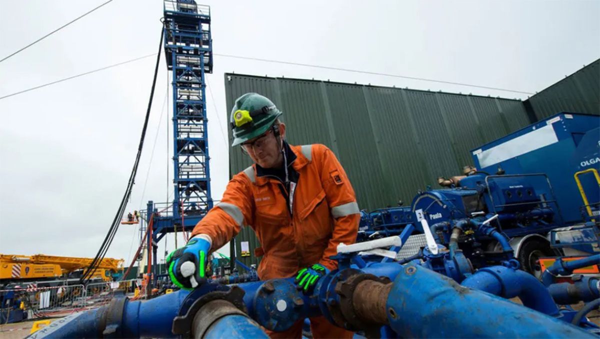 César Cadena apuntó que se debe de realizar la extracción del gas con lo último en tecnología. Reuters
