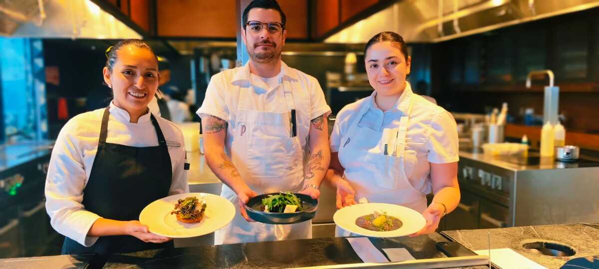 Los chefs Nayeli Caballero,  Alex Chávez y Shary Romo, que protagonizan la nueva colaboración que sirve Samos / Adriana Jiménez