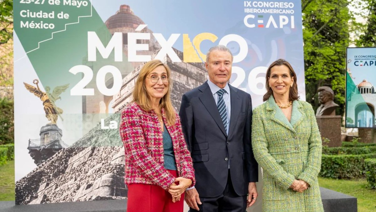 El evento se realizó en la Embajada de México en España, donde fungió como anfitrión Quirino Ordaz, embajador de México.