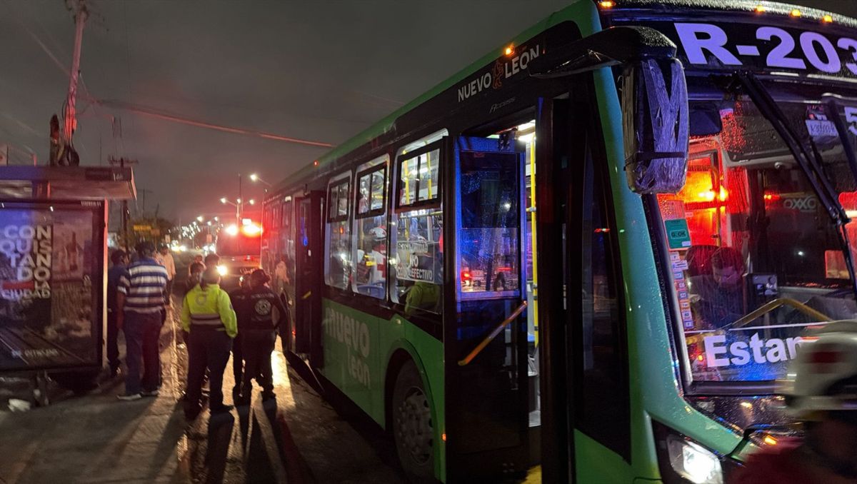 Protección Civil Jaguares brindaron atención prehospitalaria a los pasajeros. Fernanda Pére