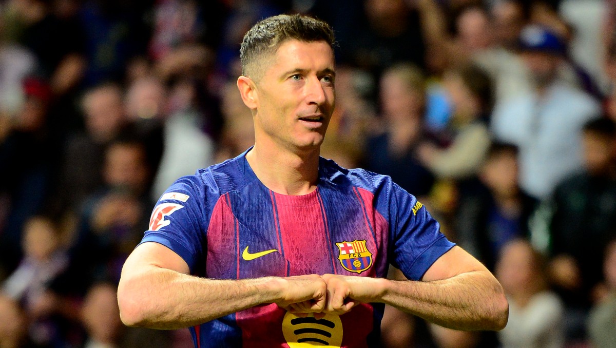 Robert Lewandowski quiere salir del Barcelona para jugar en Milan (Reuters)