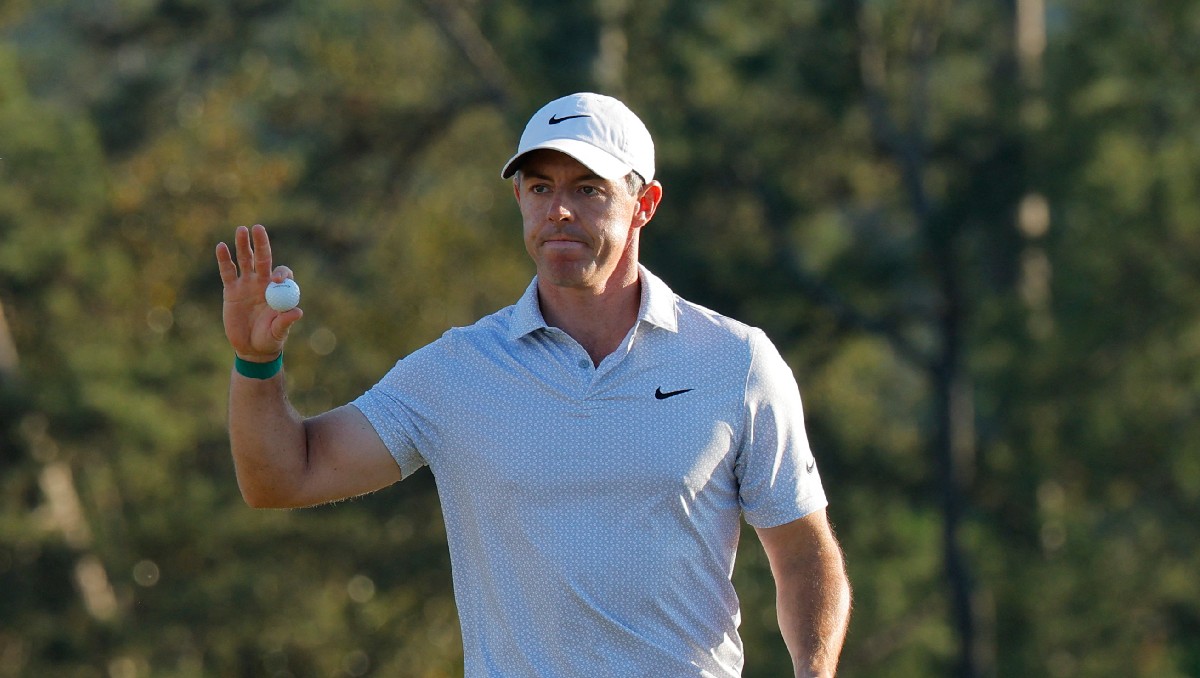Rory McIlroy, con paso firme en Masters de Augusta tras liderar la segunda ronda (Reuters)