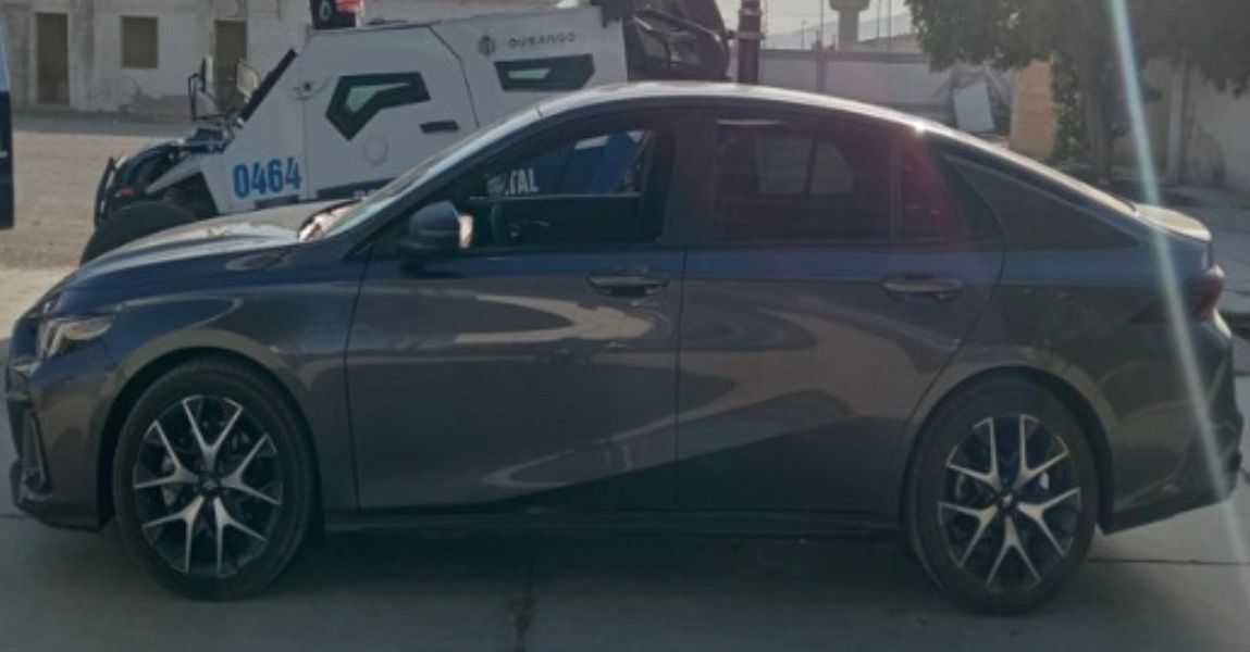 En Gómez Palacio, aseguran auto de hombre hallado sin vida. | Milenio Policía