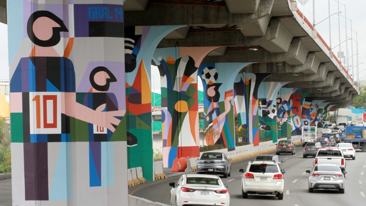 El mural se ubica en el viaducto Miguel de la Madrid. Luis Guerra