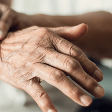 Aunque no es una cura, una clase de 'marcapasos cerebral' mejoraría la calidad de vida de los pacientes que sufren mal de Parkinson