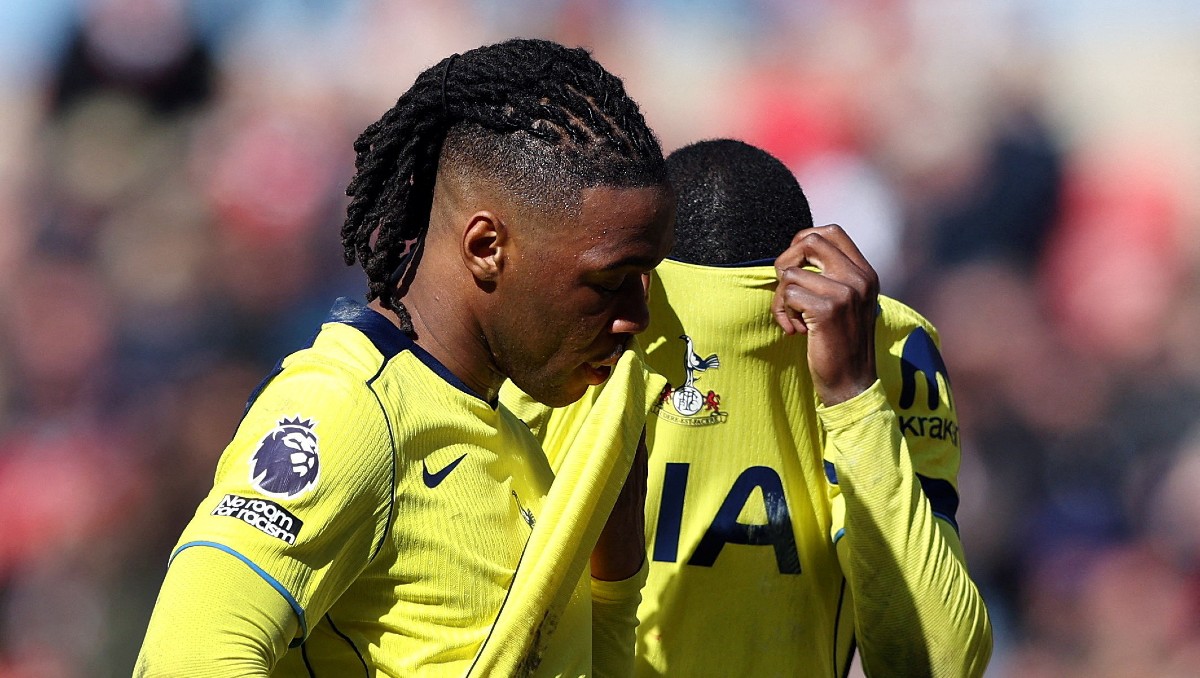 Tottenham cae a la zona de descenso en la Premier League por perder ante Sunderland (Reuters)