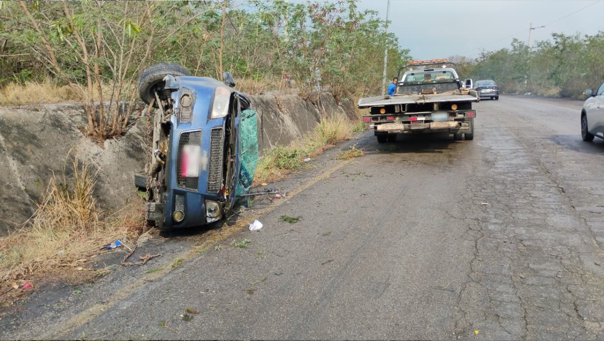 Accidente en corredor urbano Luis Donaldo Colosio. (Mario Juárez)