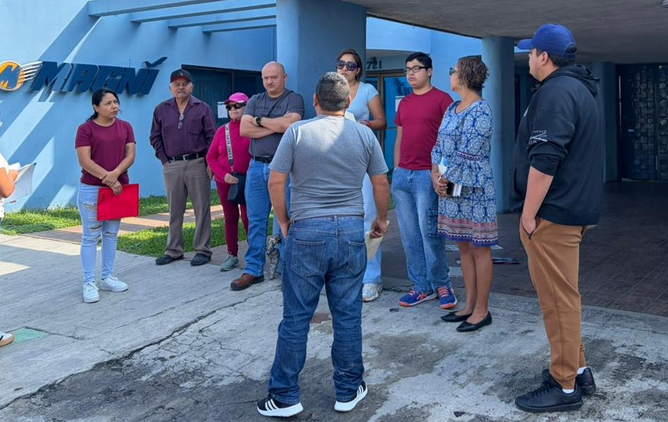 Ciudadanos acudieron a las oficinas de la aerolínea en la colonia Mitras tras comunicado de cancelaciones emitido el fin de semana. | Gabriela Garza