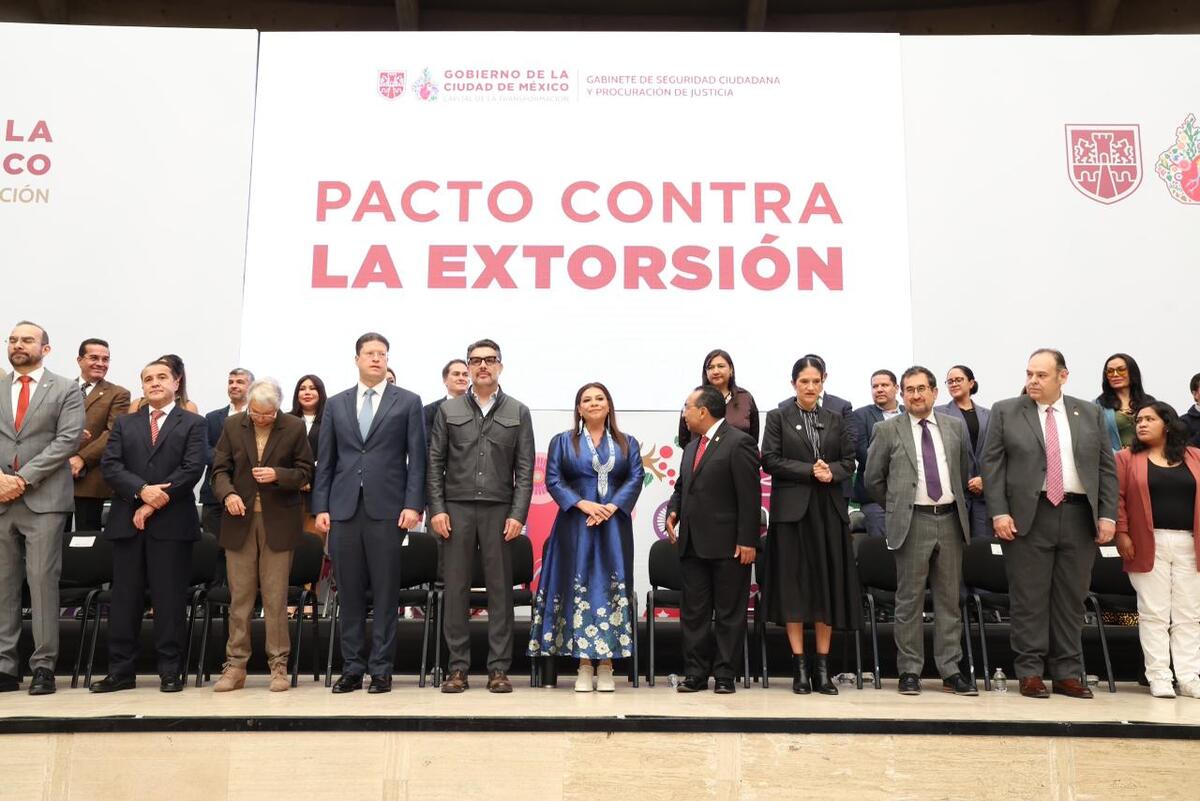 Clara Brugada firma el ''Pacto contra la extorsión'' en la Ciudad de México (Especial)