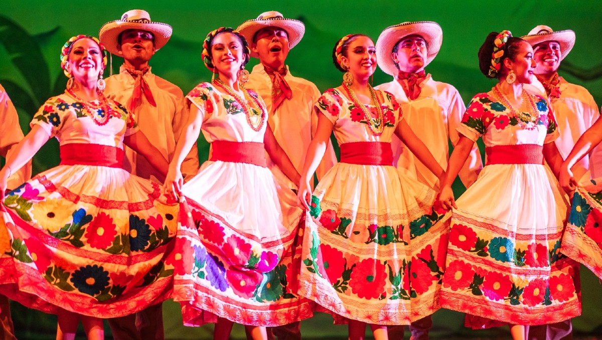 Las compañías recibirán un pago de 11,000 pesos por presentar 15 minutos de su trabajo en el Día Internacional de la Danza. Foto: Ramón Gutiérrez