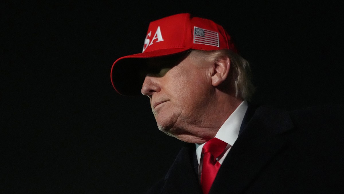 Donald Trump amenaza con 'eliminar' buques iraníes. | AP