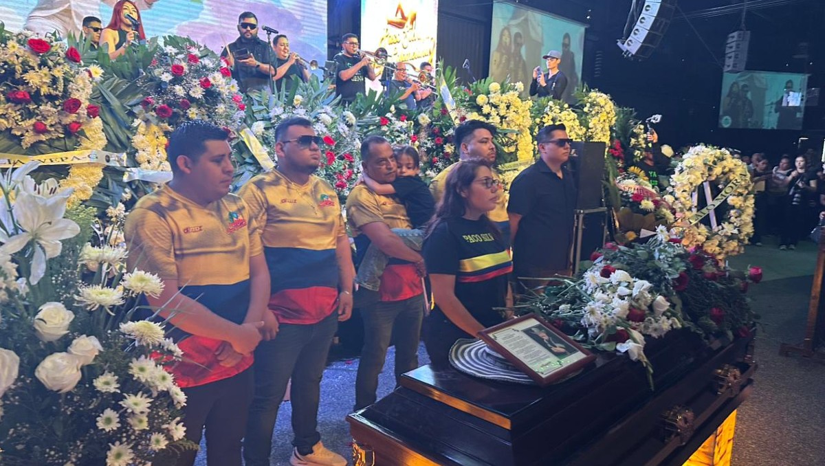 Familiares, amigos y seguidores dieron el último adiós al líder de La Tropa Colombiana. Foto: Alberto Santos
