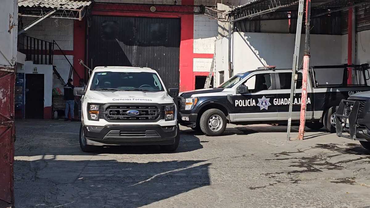 El hombre fue encontrado sin vida dentro de una empresa. (Juan Carlos Munguía)