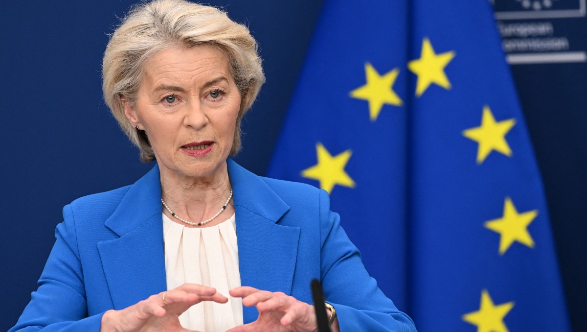 Ursula von der Leyen da conferencia de prensa en Bruselas. | AFP