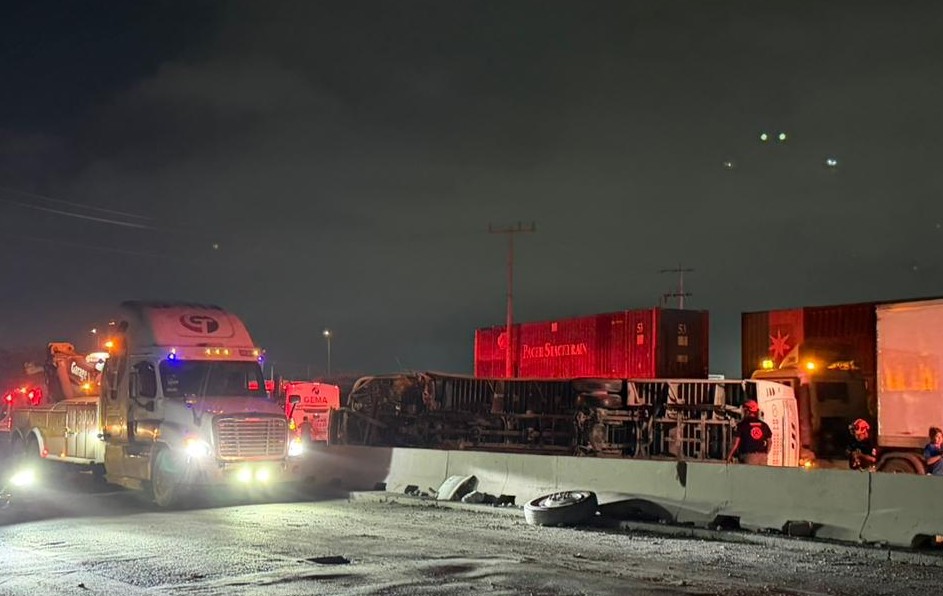 El accidente ocurrió a la altura de la colonia Andrés Caballero tras un impacto contra el muro de contención. | Fernanda Pérez