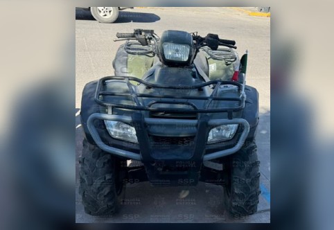 Con cuatrimoto con reporte de robo, hombre impacta vivienda en Nuevo Ideal, Durango | Especial