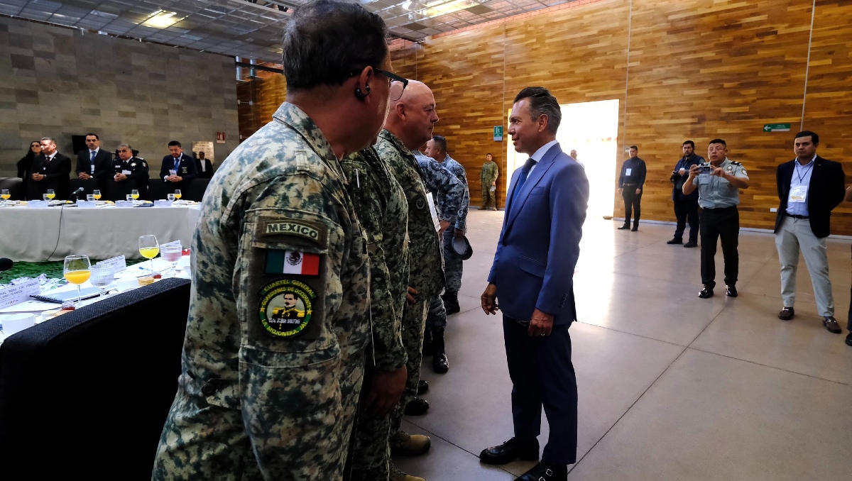Además de el mandatario jalisciense, participan otros miembros de seguridad del gabinete del estado (Foto: Cortesía)