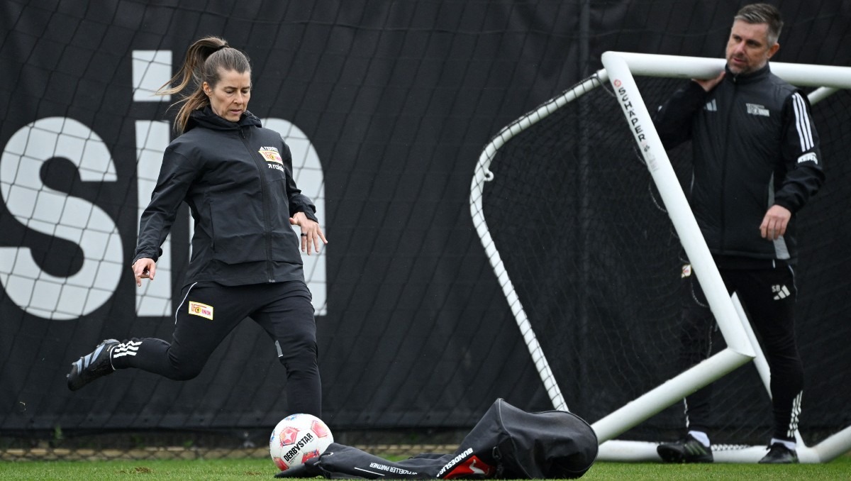 Marie-Louise Eta primera entrenadora en una de las grandes ligas de Europa (Reuters)