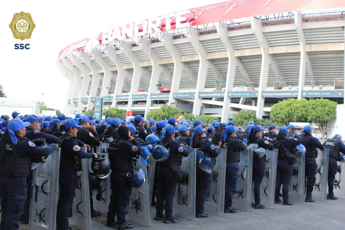 Más de 40 aficionados serán presentados ante un juez cívico.