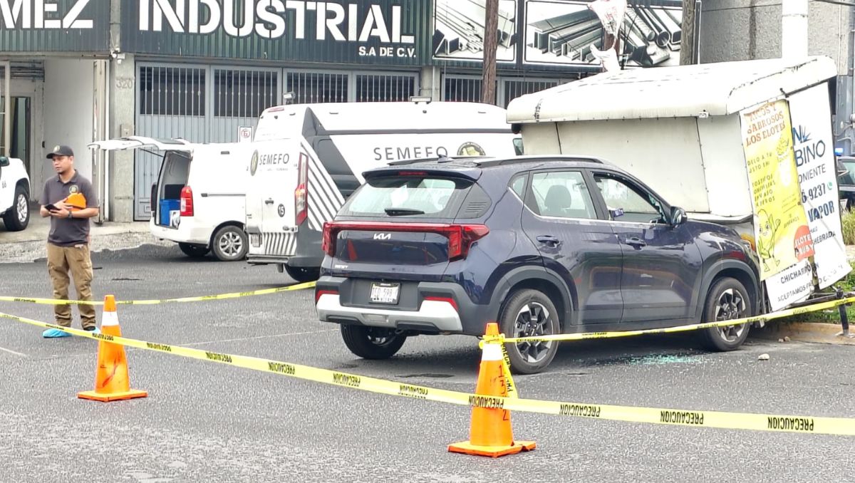 Paramédicos de la Cruz Roja confirmaron que el conductor ya no contaba con signos vitales. Agustín Martínez