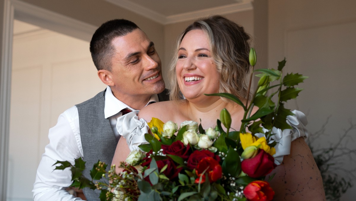 Cinco parejas compartieron sus claves y estrategias que les permitieron enfrentar sus dificultades a lo largo de 25 años | Freepik