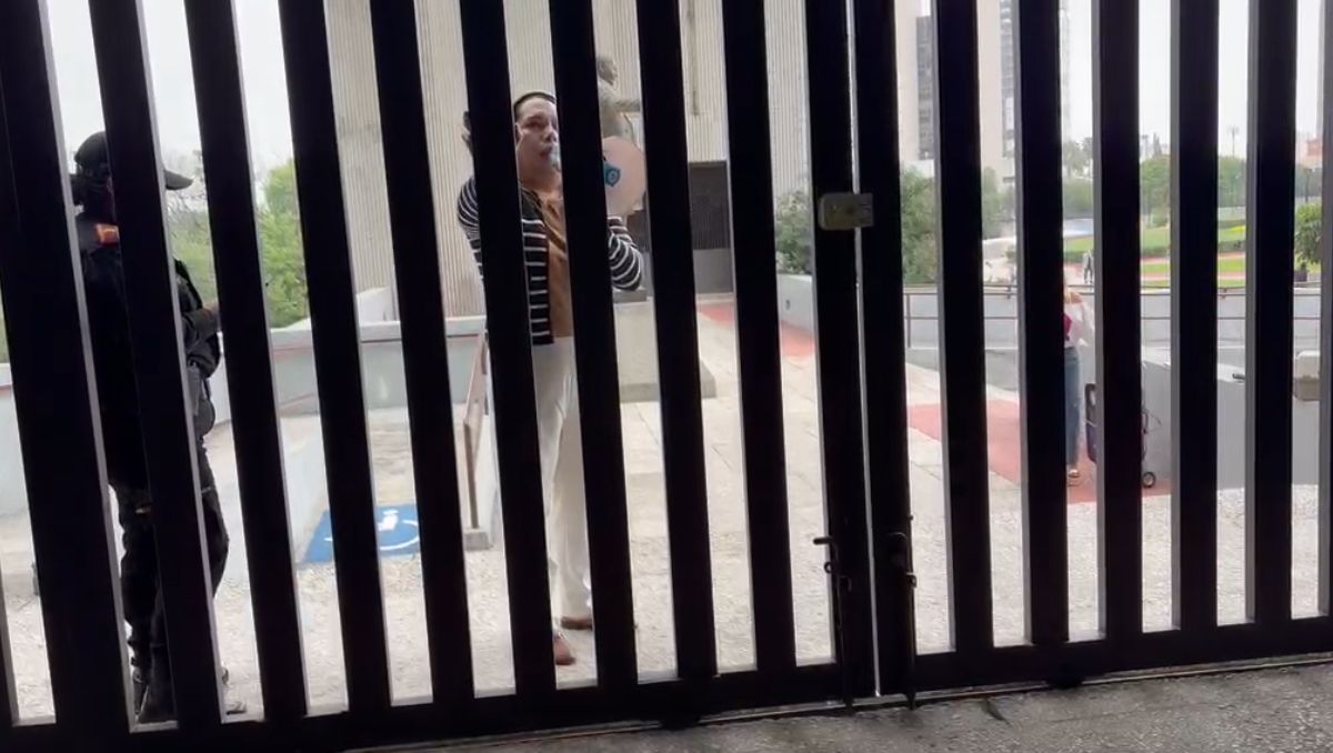 Ana Eugenia Martínez, activista social y promotora del plantón, exigió a los diputados a hacer algo por la comunidad transgénero. Kevin Recio