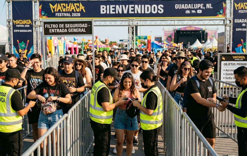 Artículos como sombrillas, selfie sticks y alimentos externos quedan estrictamente prohibidos por seguridad. | Imagen generada por Gemini