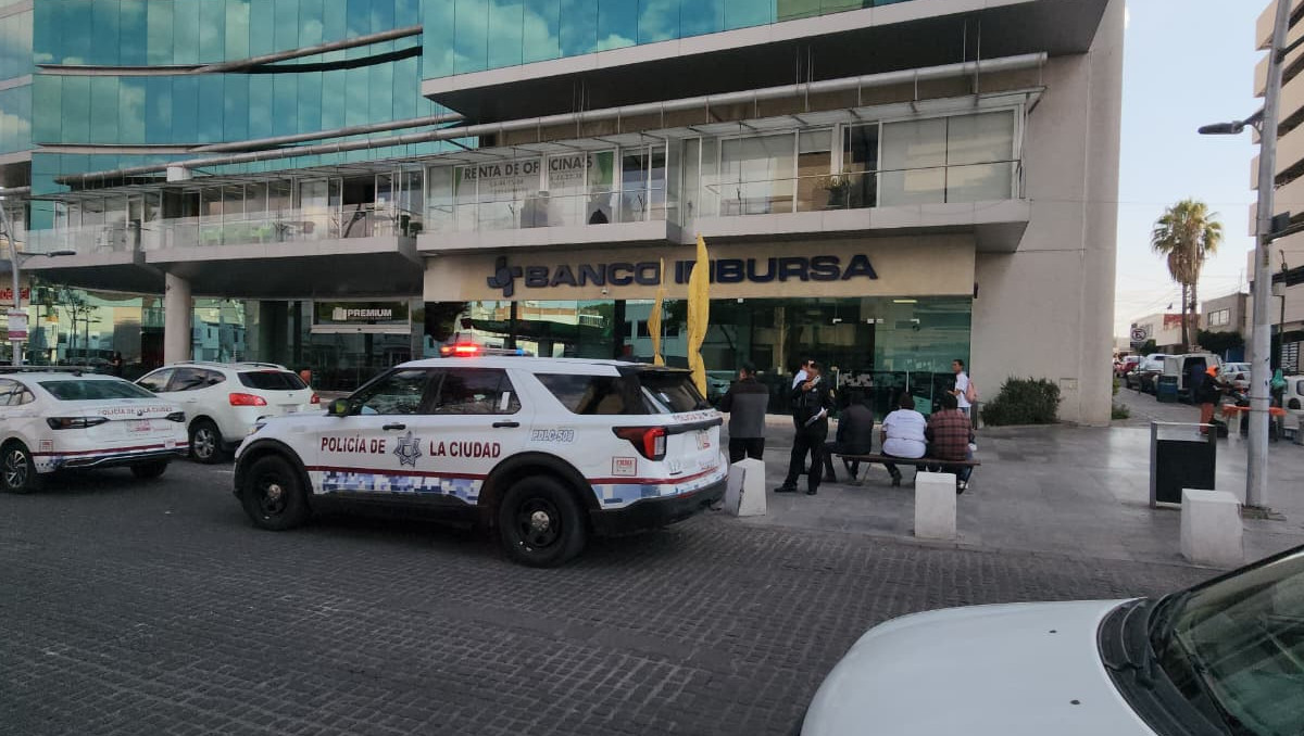 Asaltan a cuentahabientes y les roban 500 mil pesos en La Paz | Jesús Zavala