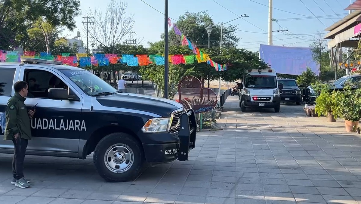 Autoridades atendieron el reporte del hombre fallecido en la barranca de Huentitán (Juan Carlos Munguía)