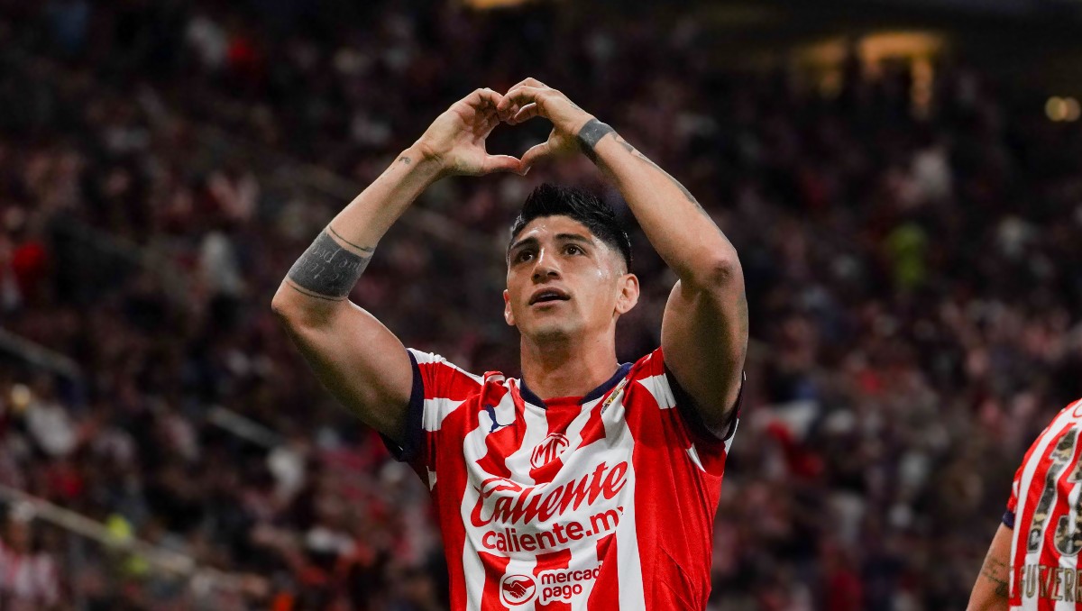Chivas anuncia la salida de Alan Pulido en su segunda etapa con el club (Imago7)