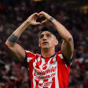 Chivas anuncia la salida de Alan Pulido en su segunda etapa con el club.
