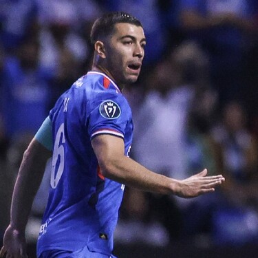 Erik Lira respalda a Larcamón como entrenador de Cruz Azul tras eliminación de Concachampions