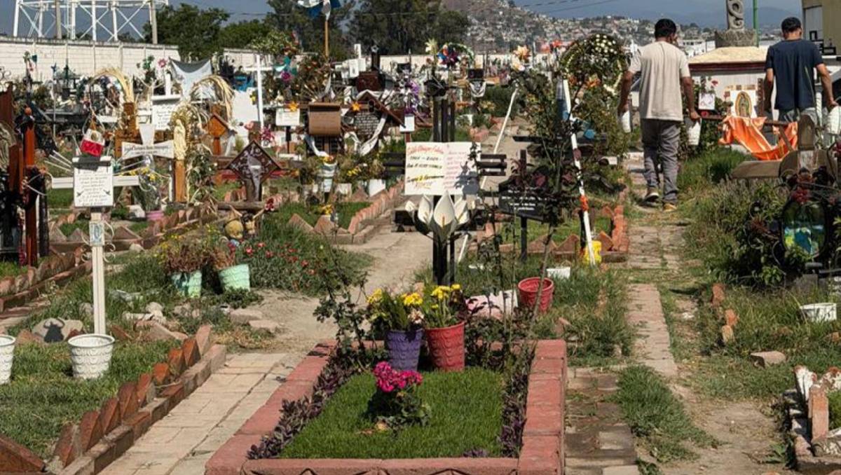 La familia fue enterrada en el panteón de Chalco por la investigación en curso. Foto: (Especial)