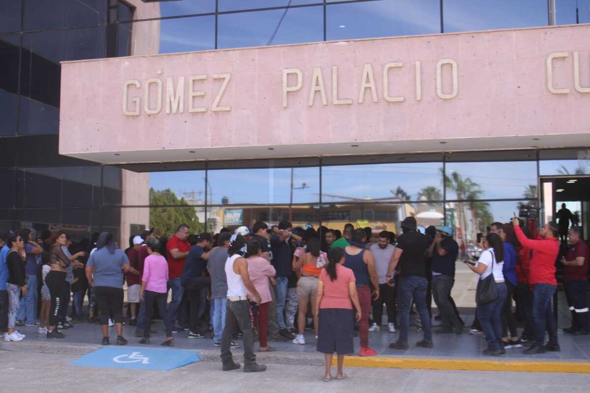 La manifestación fue en la Presidencia de Gómez Palacio. | Rolando Riestra