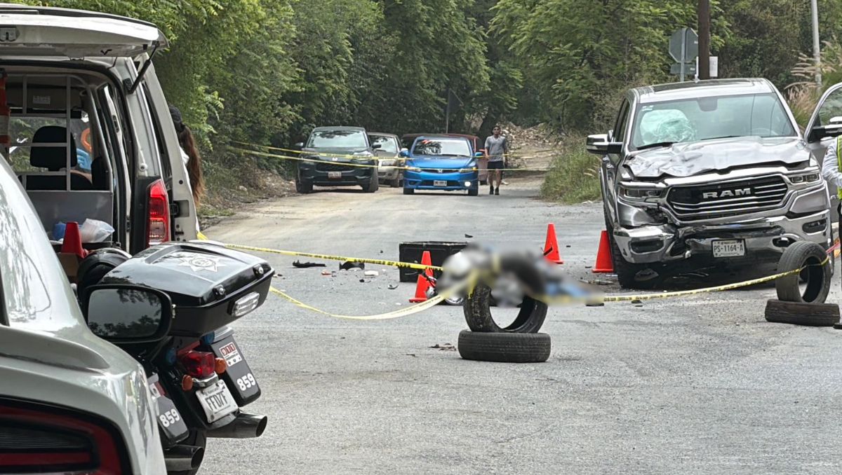 El percance vial se registró esta tarde en el cruce de Camino a La Estanzuela y Sierra Alta. | Miranda Arias