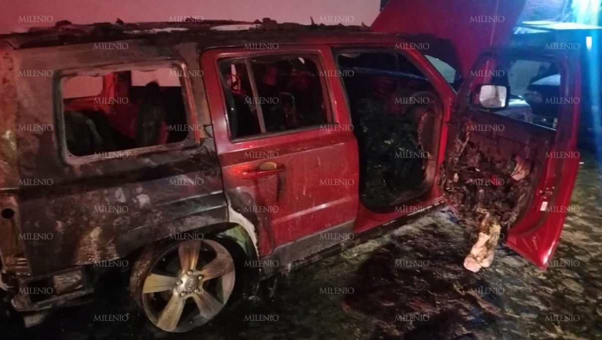 Disparan contra vivienda e incendian un vehículo en Lomas 5 de Mayo | JZ