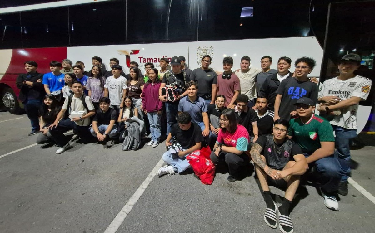 Grupo Nix-Lab antes de partir hacia Puebla, para el Torneo Mexicano de Robótica. | SSPT