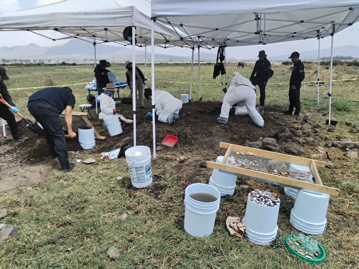 Los colectivos presionan a las autoridades para que identifiquen a las víctimas.