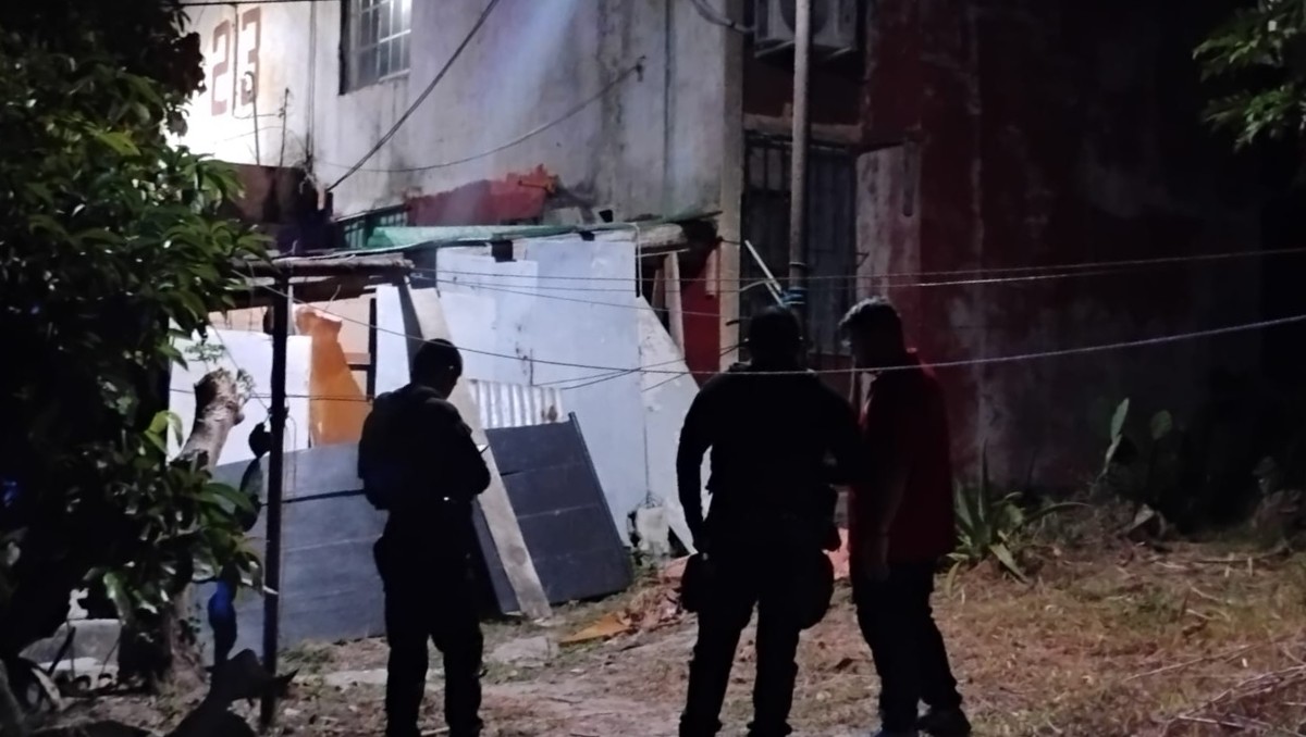 Mujer de 79 años perdió la vida tras caer de un segundo piso en un conjunto habitacional de Tampico. (Pablo Reyes)