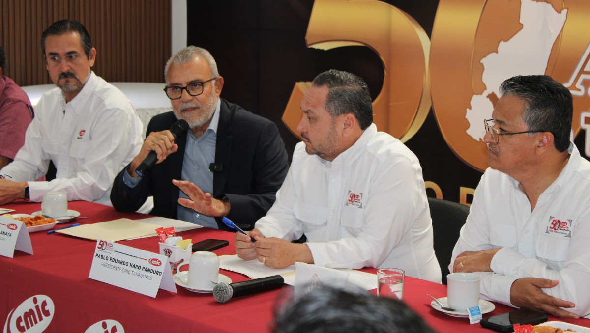 Pedro Cepeda Anaya, secretario de Obras Públicas de Tamaulipas, se reunió con la CMIC estatal.