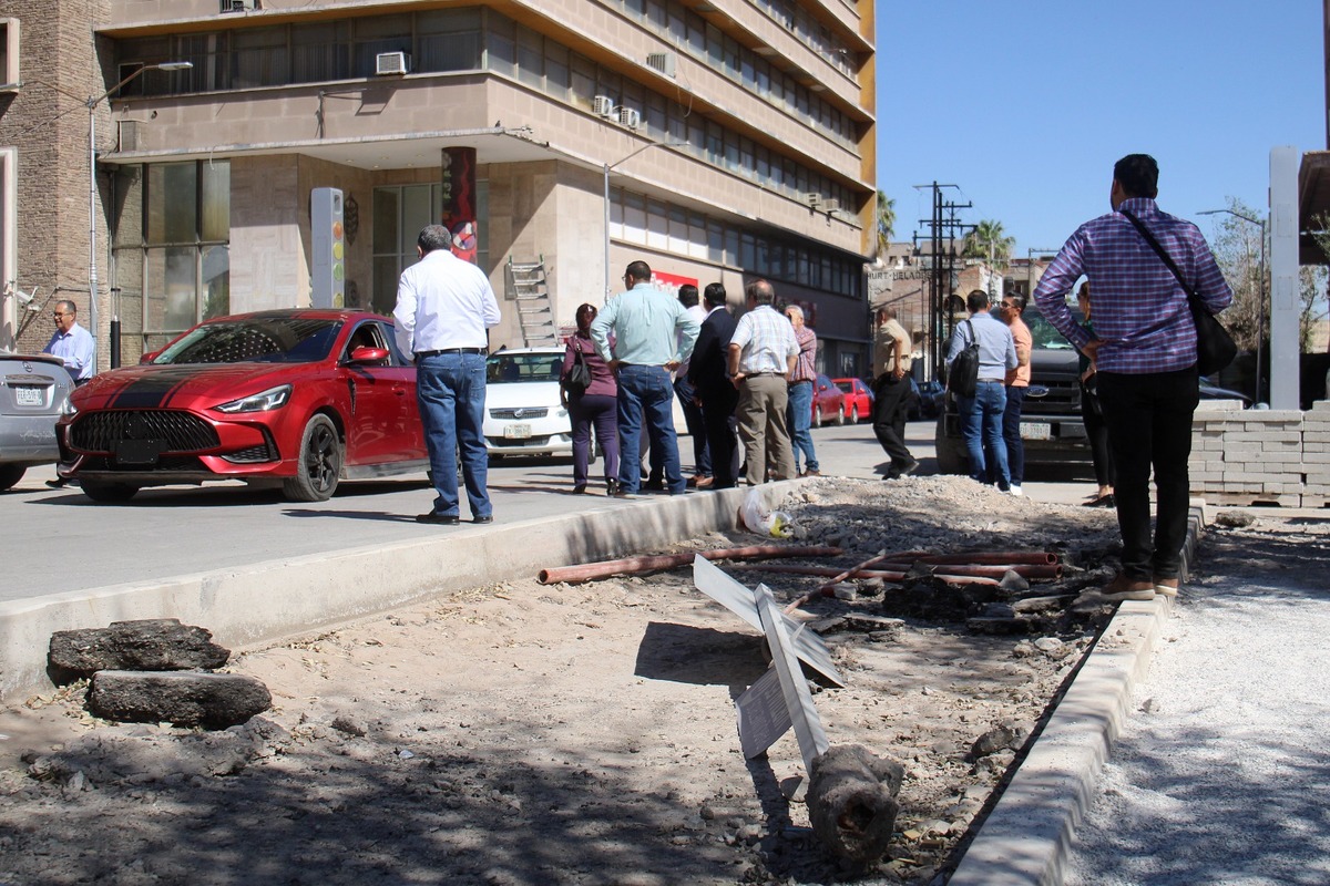 Recorren avances de Paseo Morelos en Torreón. | Rolando Riestra